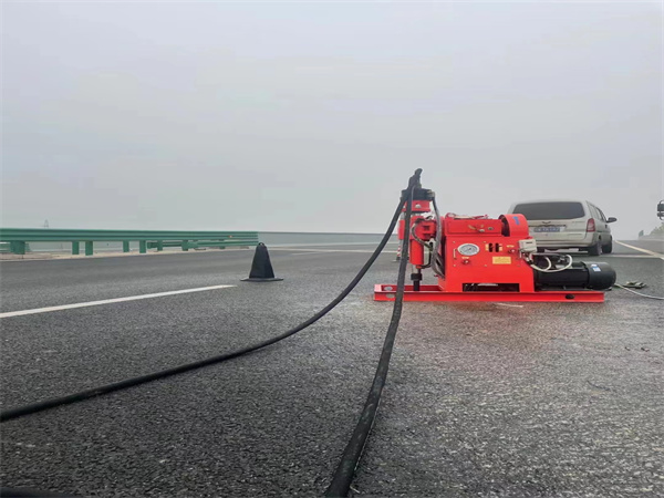 武功马路路基路面开裂下沉注浆加固灌浆